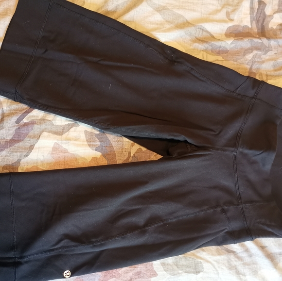 Lululemon crop pants - Picture 1 of 3